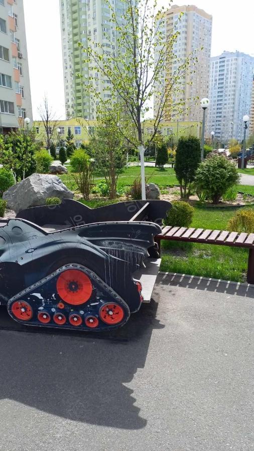 1 Поверх Ж К Паркові Озера Метро Дарниця Leilighet Kiev Eksteriør bilde