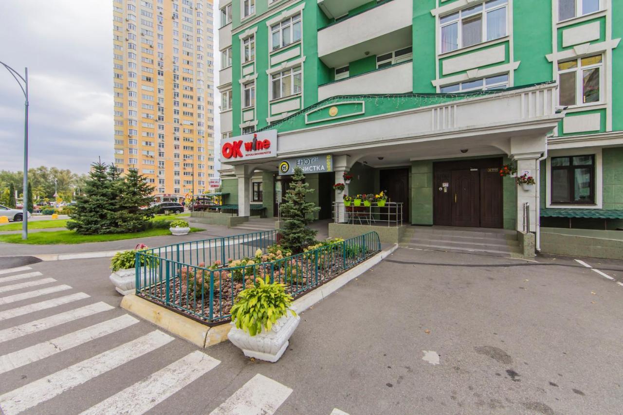 1 Поверх Ж К Паркові Озера Метро Дарниця Leilighet Kiev Eksteriør bilde