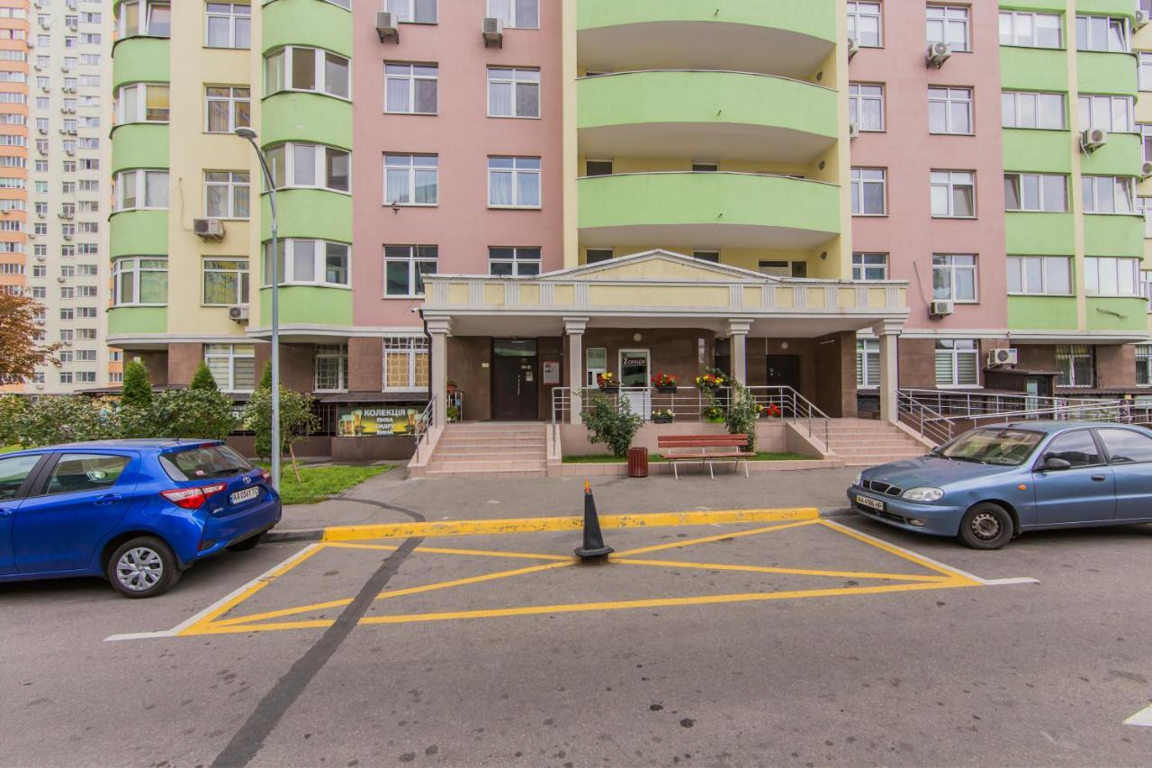 1 Поверх Ж К Паркові Озера Метро Дарниця Leilighet Kiev Eksteriør bilde